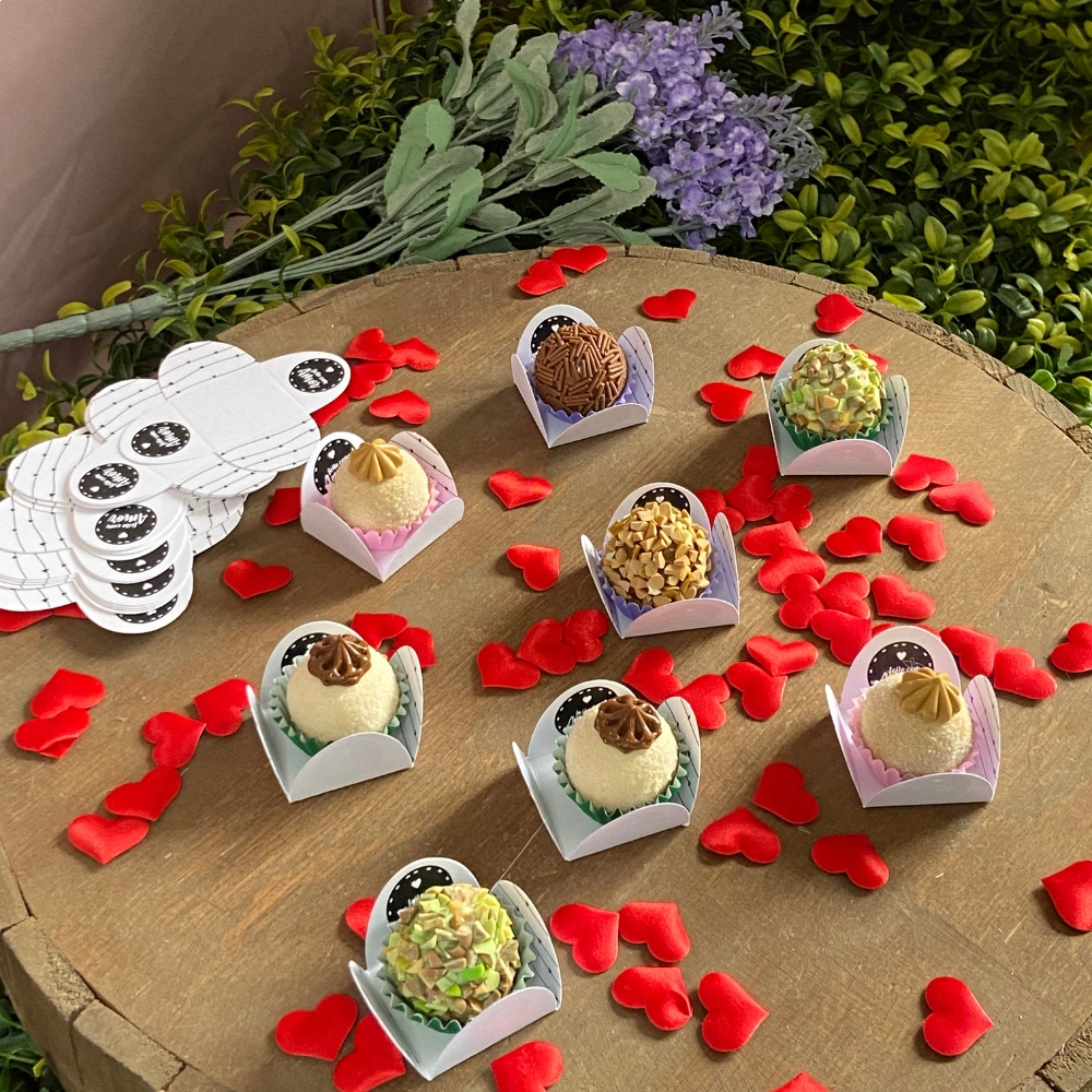 100 Forminhas Para Doces - 4 Pétalas - Coleção Feito com Amor