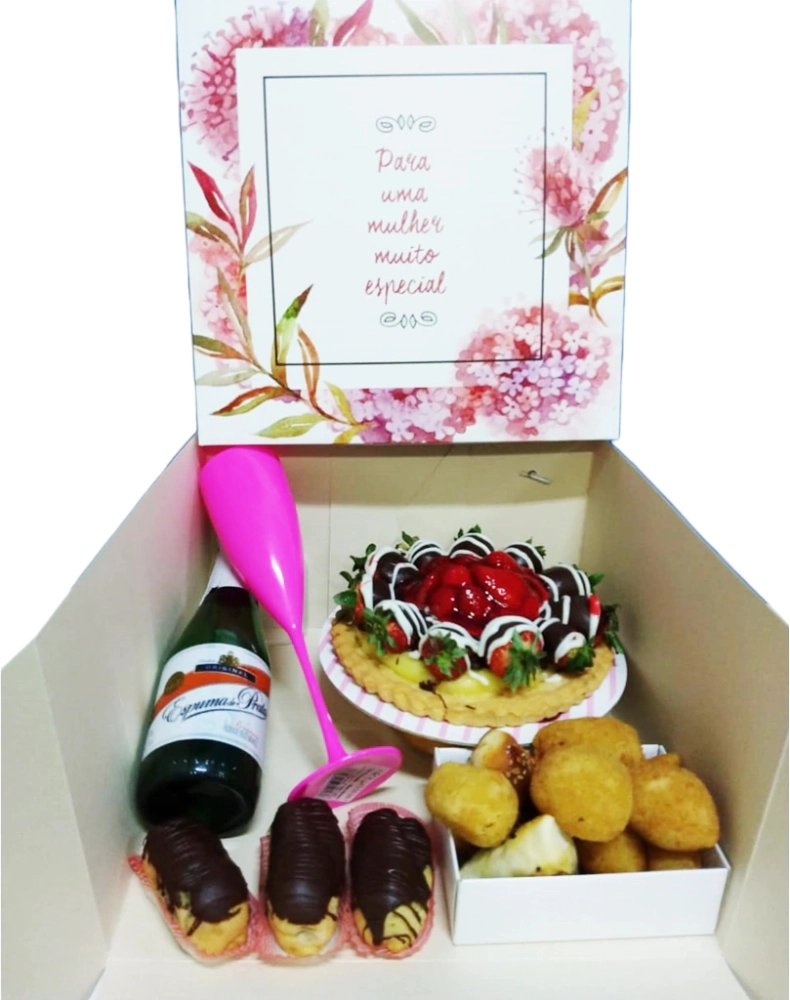1 Caixa para Bolo ou Festa na Caixa 27x27x16 com alça em gorgurão - para uma mulher especial