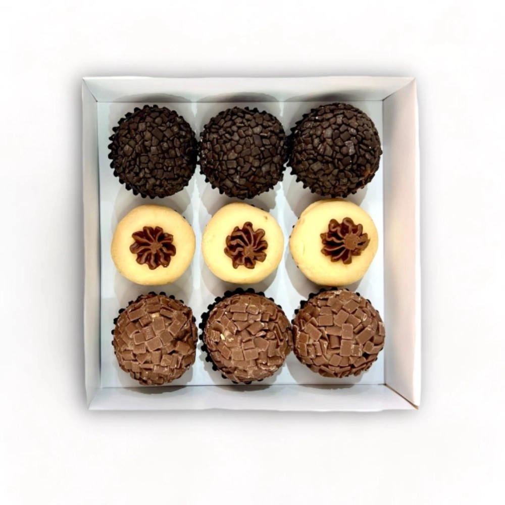 50 Caixas p/ 9 brigadeiros - PERSONALIZADA